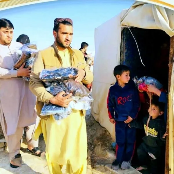 Doorstep Delivery: Gate of Hope Brings Clothing to Children in Afghan Displacement Camps